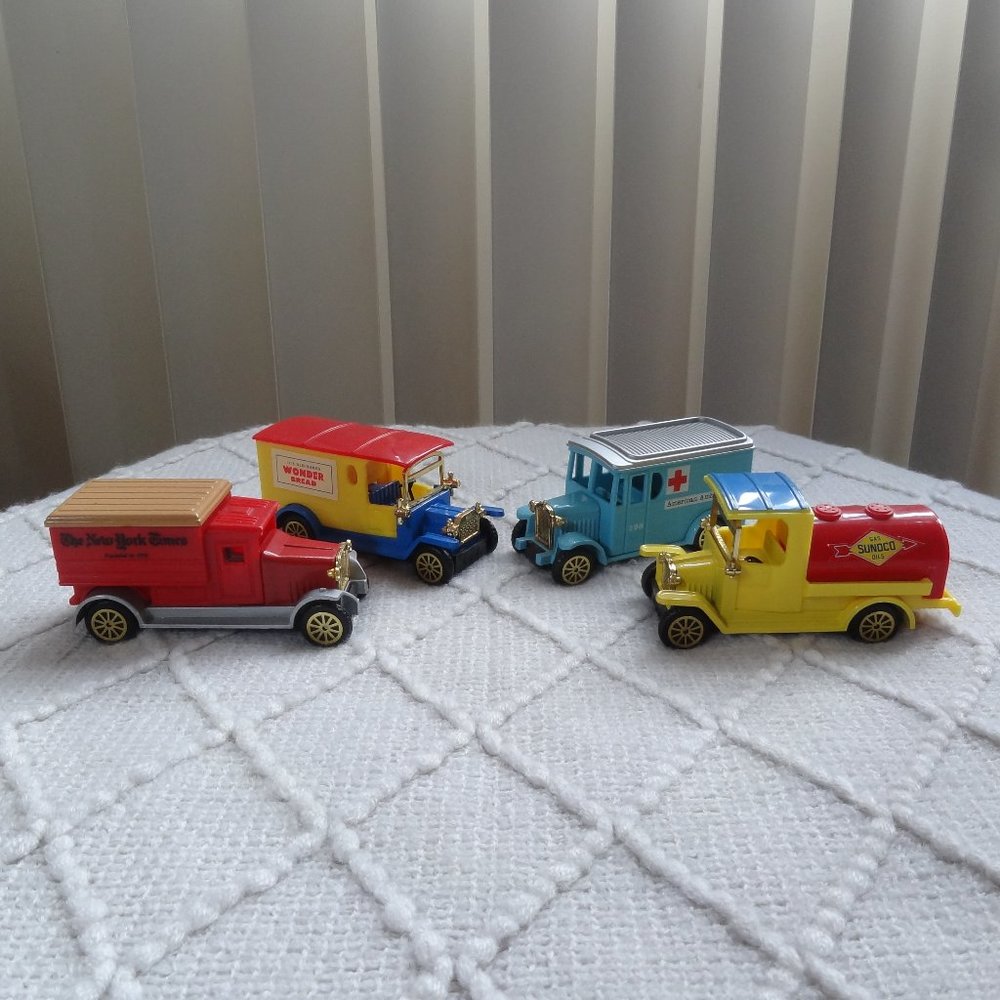 ANTIQUE Die Cast CLASSIC SERVICE TRUCKS ~ Set of 4 ~ Reader’s Digest